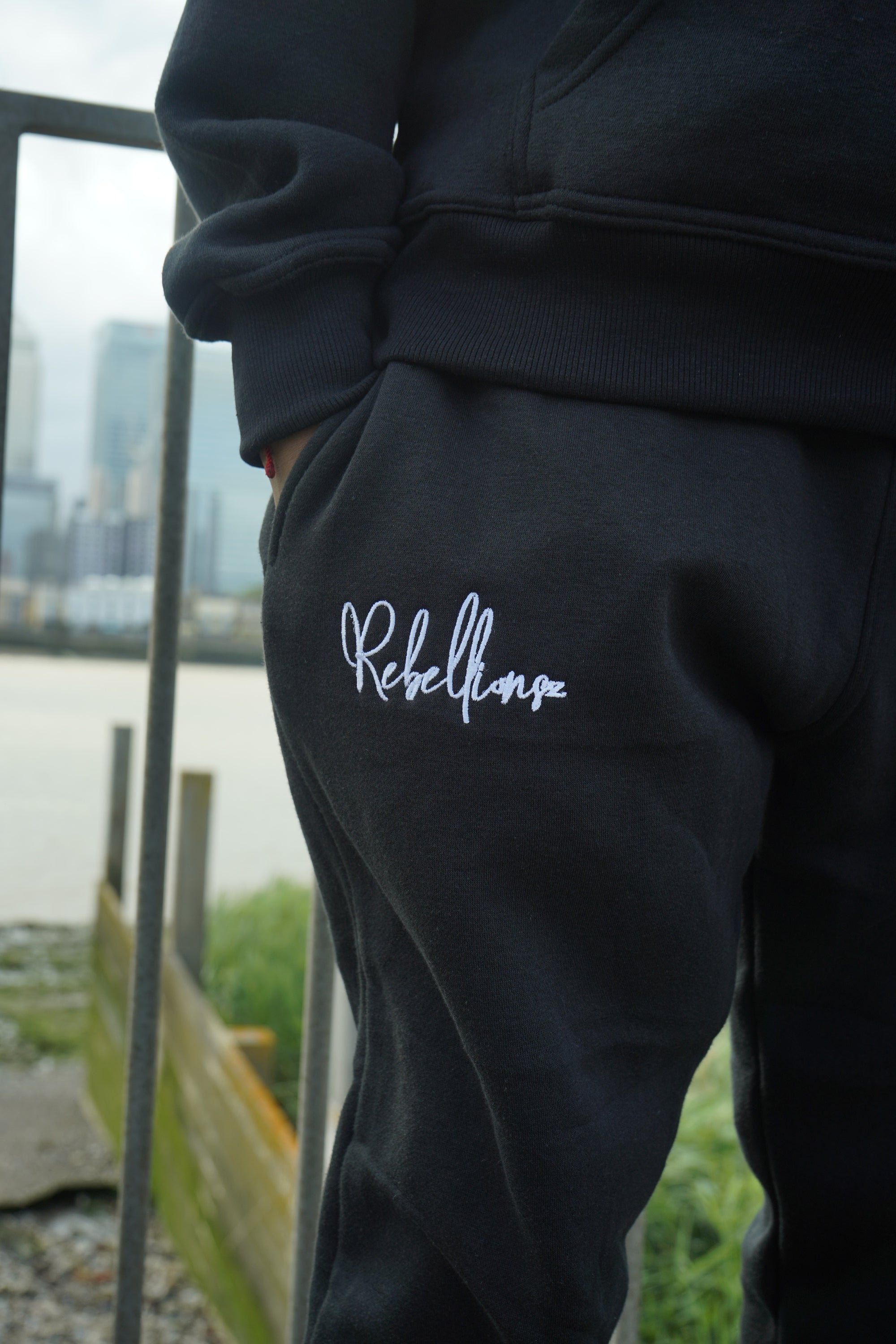RBLNSZ UNISEX BOTTOMS