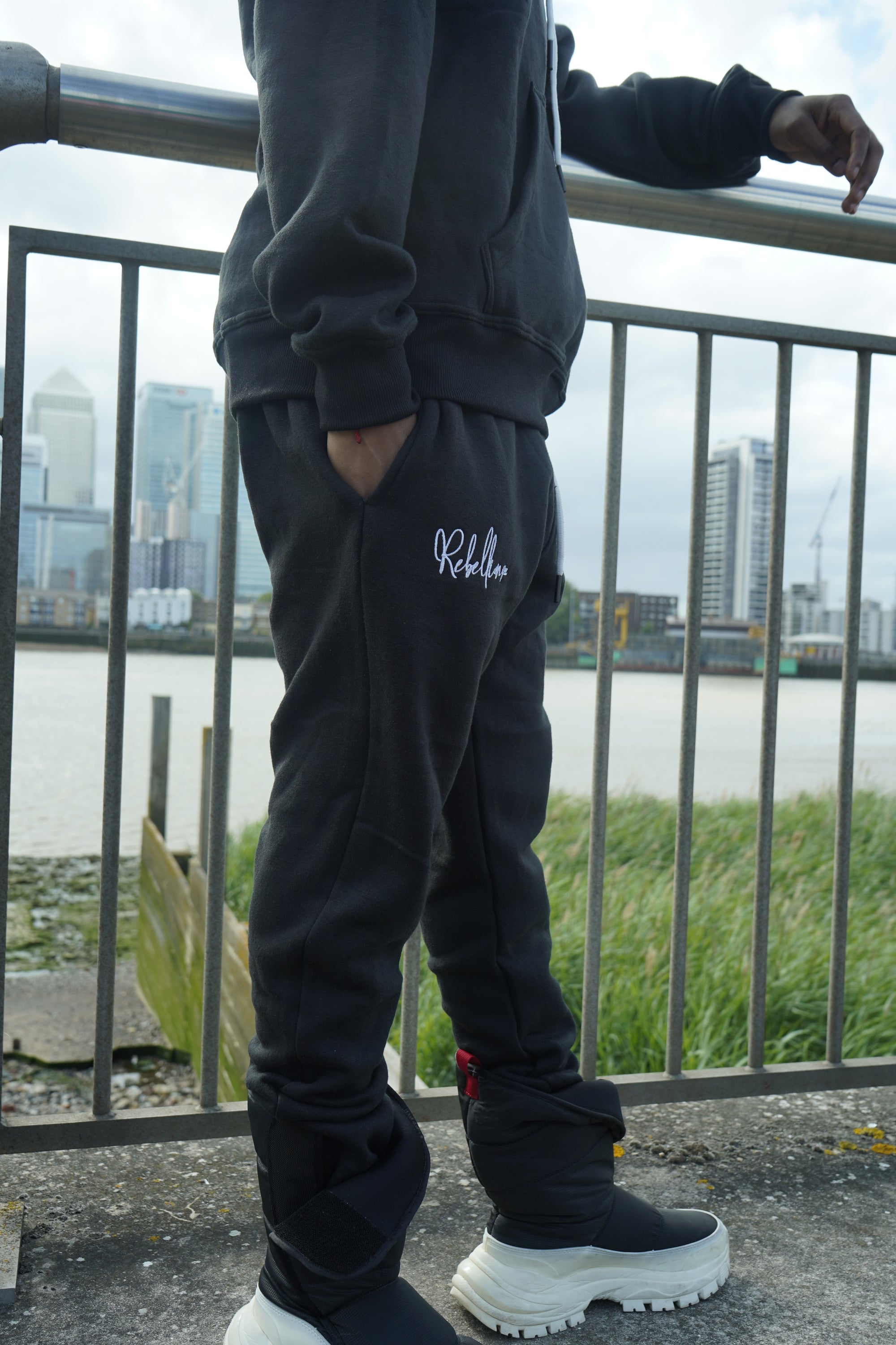 RBLNSZ UNISEX BOTTOMS